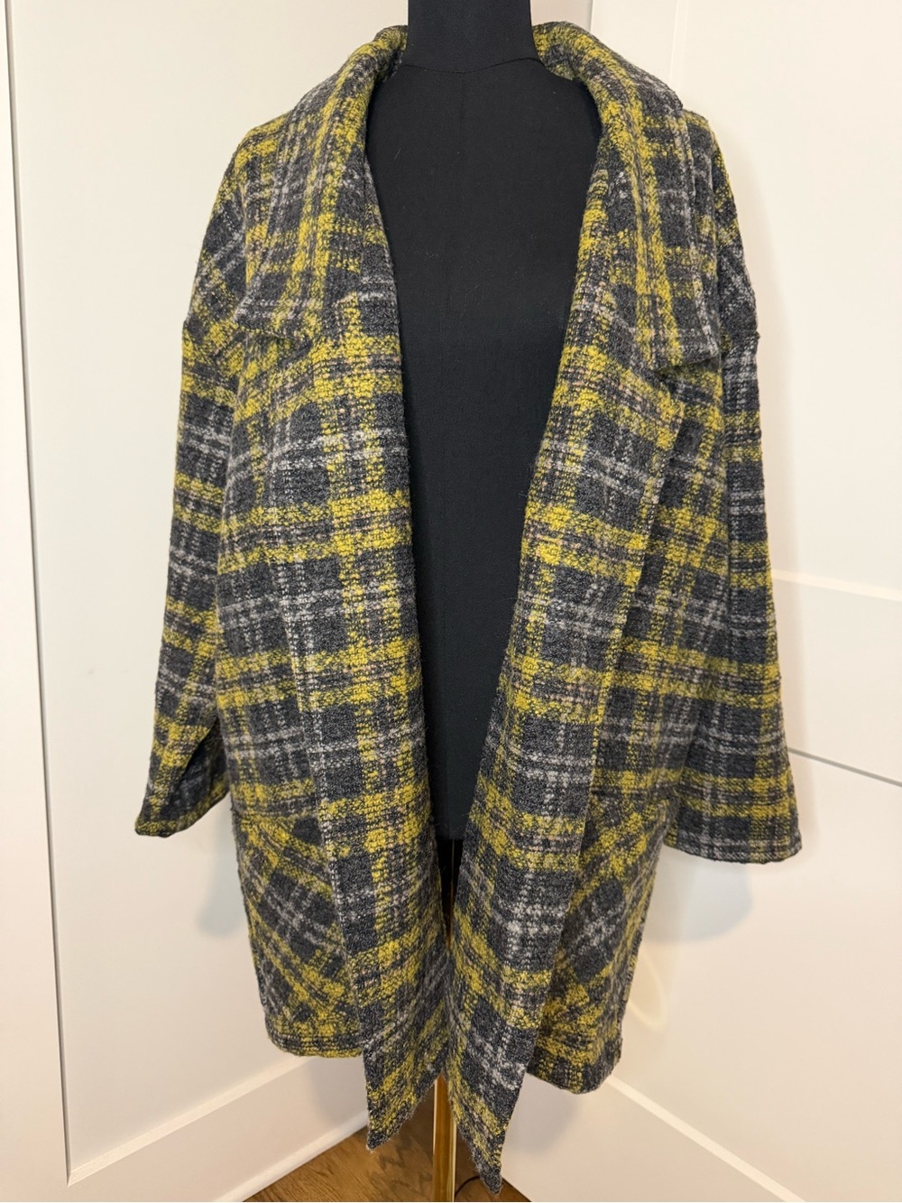 LUMIERE NWOT- Plaid Open Front Coatigan in Yellow & Gray
